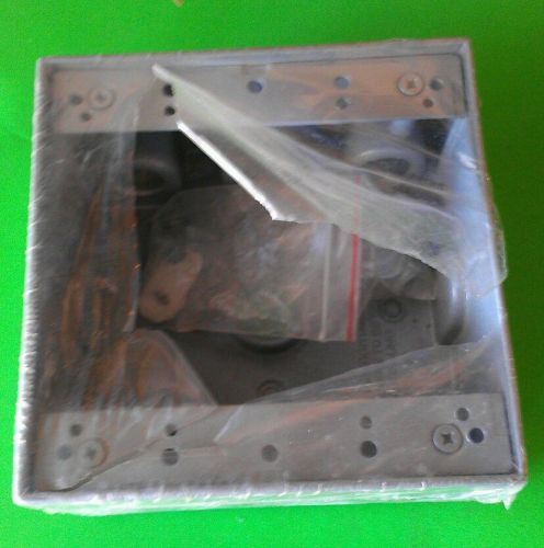 WEATHERPROOF 2 GANG SQUARE OUTLET BOX, (5) 1/2&#034; HOLES