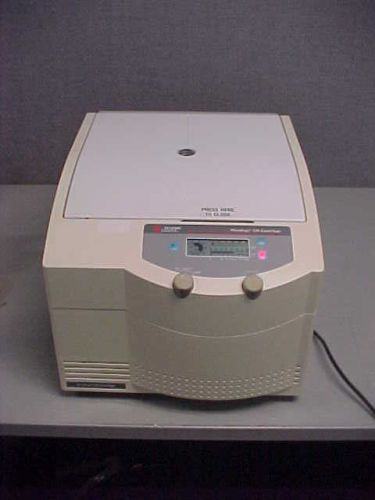 BECKMAN COULTER Microfuge 22R Centrifuge with F241.5P 2mLx24 Rotor