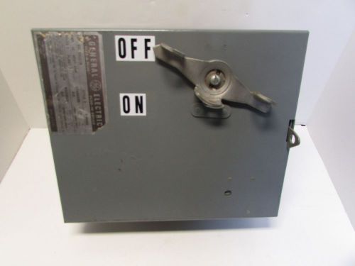 GE DH321R PLUG-IN DEVICE 30 AMPS 240 VOLTS FUSIBLE 3 POLE NEW