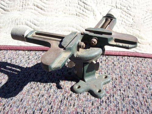 United Manufacturing Company - Framers 90 Degree Corner Vise/Clamp