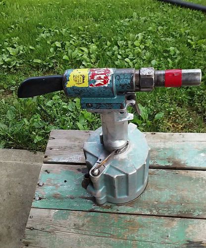 Huck 226  pneumatic rivet tool gun for parts not working for sale