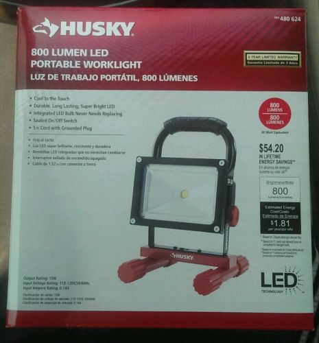 HUSKY Work light, 800-Lumen, Portable worklight Brand New in box