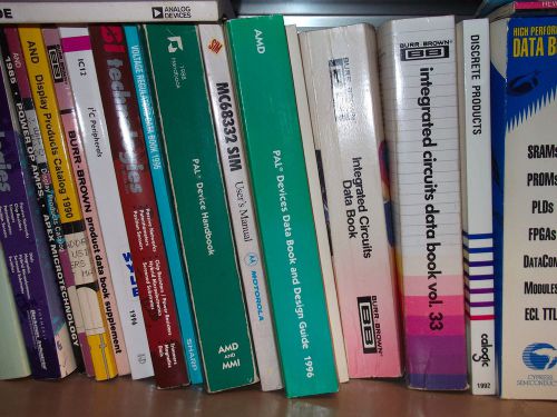 DATABOOK LIBRARY IC SEMI APPROX 2000 PIECES TI NSC ZILOG INTEL FSC MOT VINTAGE