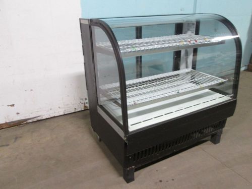 &#034;TRUE&#034; COMMERCIAL CURVED GLASS  LIGHTED BAKERY/PASTRY REFRIGERATED DISPLAY CASE