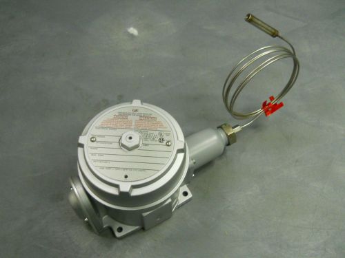 United Electric E122-3BS Thermostat for Hazardous Location range 100-400F