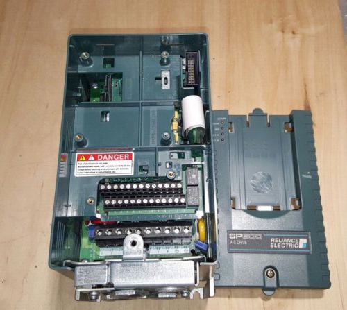 RELIANCE ELECTRIC 6SP401-3P4CTNN SP600 AC DRIVE  ***Fully Tested***