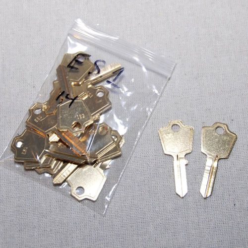 Locksmith - lot of 14 es1 brass key blanks for sale