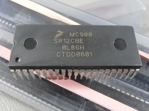 2 x FREESCALE MC908SR12CBE Microcontroller 8Bit /// NEW with BOX!!