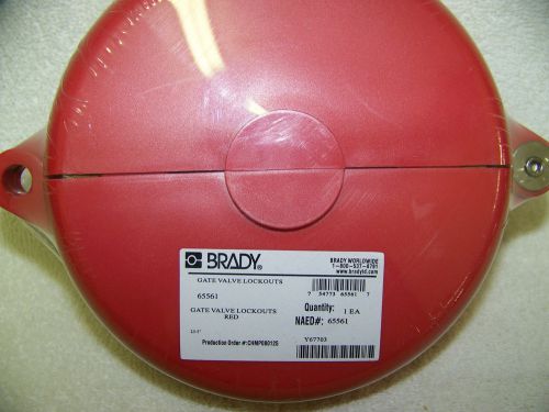 Brady 65561 Red Grate Valve Lockout 2.5&#039; - 5&#039;