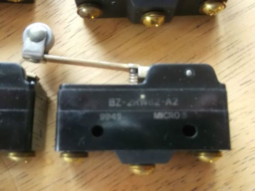 BZ-2RW82-A2 NEW - QTY 1 - HONEYWELL MICROSWITCH  ROLLER LEVER, SPDT, 15A, 480V
