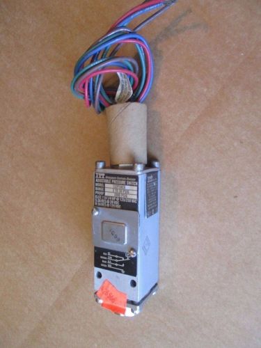 ITT 132P58C6 NEO-DYN ADJUSTABLE PRESSURE SWITCH, 3-30 PSIG, NEW Stainless