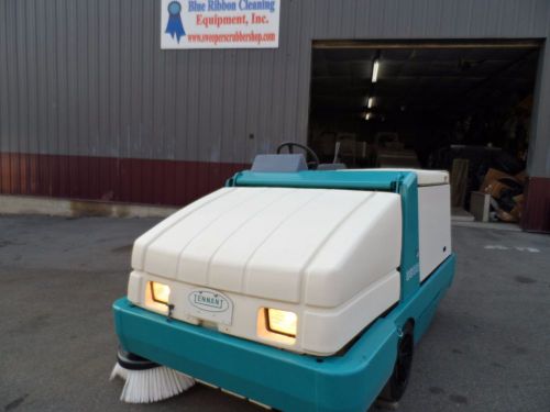 Tennant 6600 Sweeper L.P.low hrs. 684 GM eng.