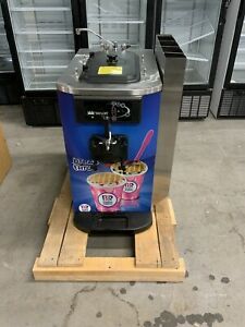 2012 Taylor C709-33 Soft Serve Frozen ice cream machine freezer air cooled three