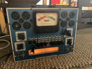 VINTAGE EICO VACUUM TUBE TESTER MODEL 625 POWERS ON NICE CONDITION