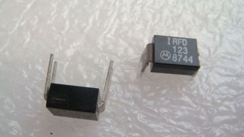 IRFD123  Motorola MOSFET - 2 PCS