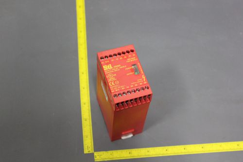 OMRON/STI SAFETY RELAY SR08A 24VAC/DC  (S2-1-21D)