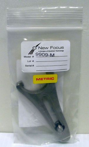 New focus/ newport 9909-m metric pedestal baseclamping fork for laser/optics... for sale