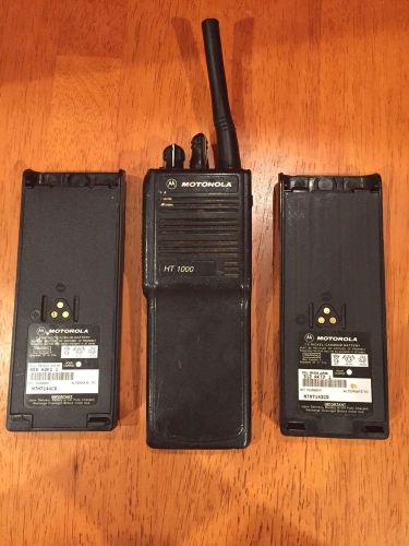 Motorola ht1000 walkie talkie two way radio 2 batteries ntn7144cr ntn7143cr for sale