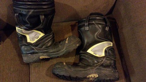 Barely Used Globe Supreme 14&#034; Structural turnout boots size 13