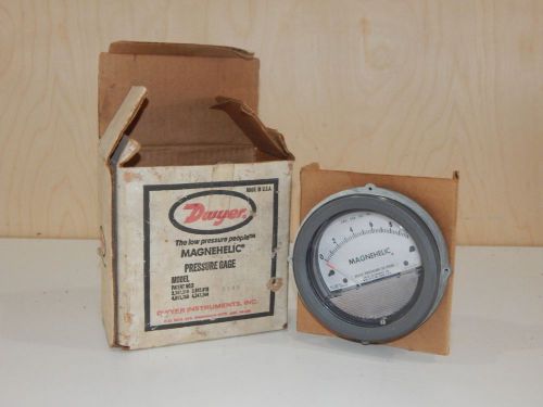 f047) New old Stock Dwyer Magnehelic Pressure Gauge  Series 2000 35psi 0 - 10