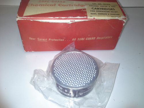 Vintage  American Optical round R-31 organic vapors respirator cartridges-R2000