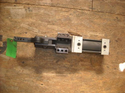 De-sta-co 897-14-93-r1000-c1000 pneumatic clamp, with arm, no sensor, used for sale