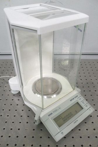 C112515 mettler toledo ag285 digital balance lab scale (81g/210g x 0.01mg/0.1mg) for sale