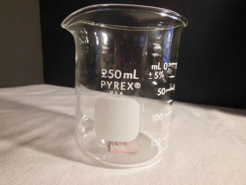 Pyrex 250 ml Beaker No. 1000 Straight Side Spout Graduated Measuring