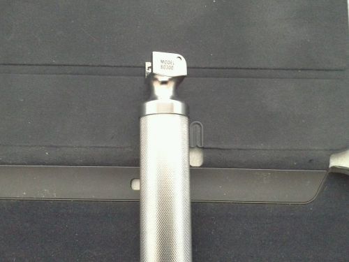 Welch Allyn Ref 60300 Laryngoscope Light Handle as Pictured Working