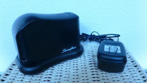 WORKS! SWINGLINE STAPLER Battery Operated &amp; Electric w/ADAPTER Model 211XX BLACK