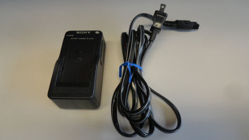 Genuine Sony BC-V615A Battery Charger 100-240V 8.4V 0.6A