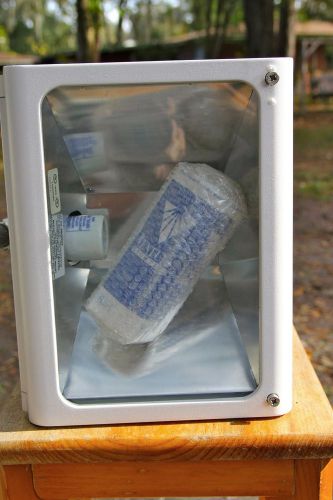 Metal Halide Wall Pack ~ 175w ~ 277v, New in Box