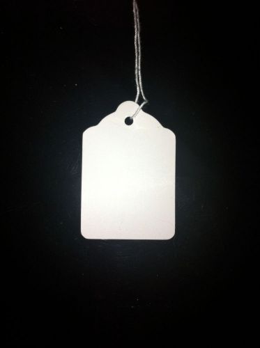 500 Blank White 1-1/4&#034; x 1-7/8&#034; Strung Price Scalloped Edge Tags