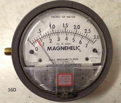 Dwyer Magnehelic Pressure Gauge 0-3 Inches 0-7 cm of Water W23G