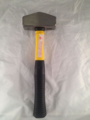 3 LB. DRILLING HAMMER WITH FIBERGLASS HANDLE CHIHD433