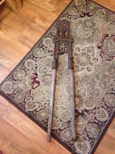 Antique  Livestock Horn DEHORNER Cutter Bull Cattle  Cows