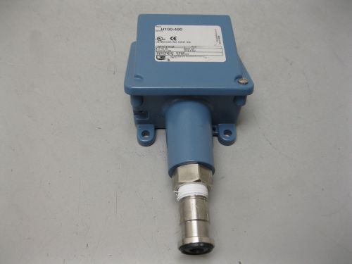 UE United Electric H100-490 Pressure Switch H17 (1724)