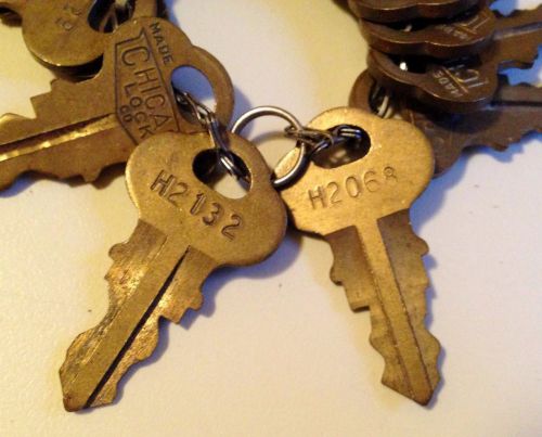 50 VINTAGE  CHICAGO LOCK Co. KEYS  Vending,Gumball,Soda machine AND MORE