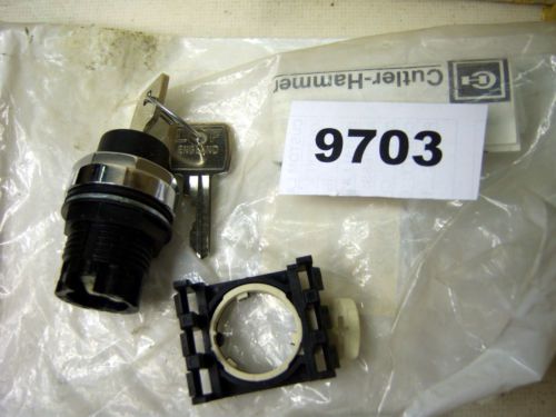 (9703) Cutler Hammer Keyed Selector Switch 3POS Maintained E22KG7