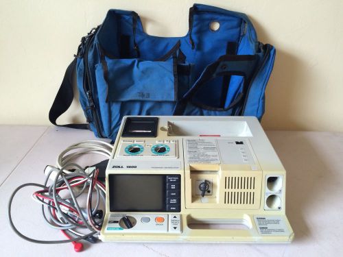 Zoll PD1600 Portable Monitor with case, and cabling