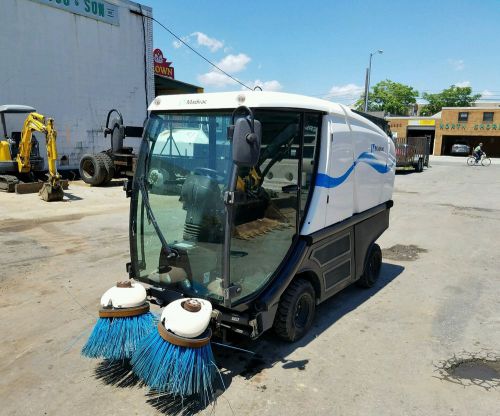 Mad vac cn-100 street sweeper diesel ac/ on board pressure washer low hours! for sale