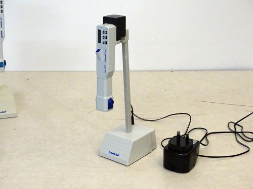 Eppendorf Pipette Multipette pro with charger