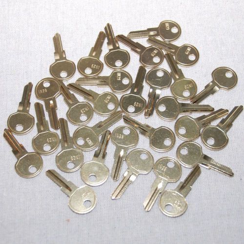 Locksmith - lot of 30 ilco in29 brass key blanks for sale