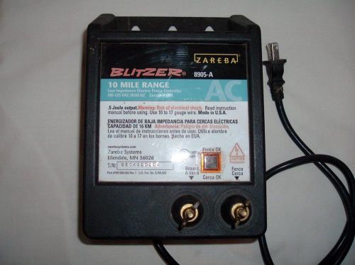 USED VINTAGE ZAREBA BLITZER ELECTRIC FENCE CONTROLLER 8905-A 10 MILE RANGE USA