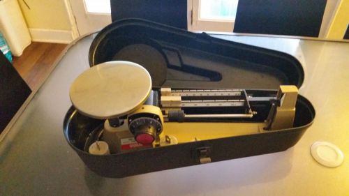 OHAUS Dial-O-Gram 2610g Balance Beam Scale with weights and hard case!