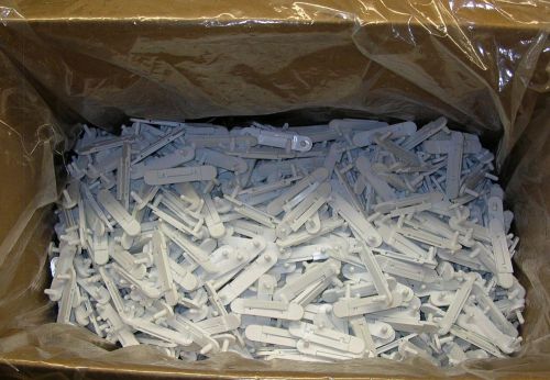 LOT OF 1614 WINDOW WEEP HOUSING AND FLAP ASSY. WHITE