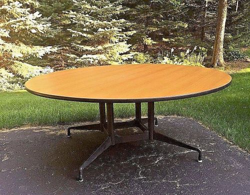 Herman Miller Eames 6&#039; Round Segmented Base Conference Table Veneered Top