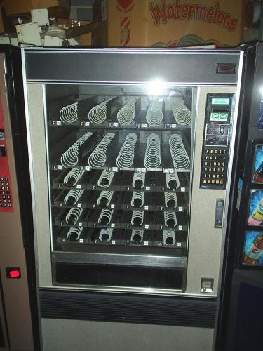 used snack machine all ck and working ready to make money L@@K stock #2SA