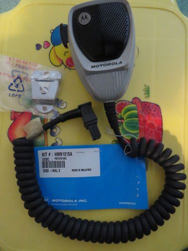 Genuine MOTOROLA HMN-1015A  MOBILE MICROPHONE.  NEW  W/ HANG-UP CLIP