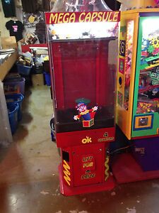 MEGA CAPSULE 4 INCH BALL VENDING MACHINE---VEND&#039;S FOR $1.00--VERY UNIQUE